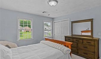 6 Jasons Grant Dr, Cumberland, RI 02864