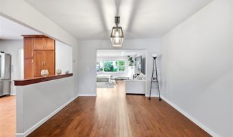 12 S Bay Ave, Amityville, NY 11701