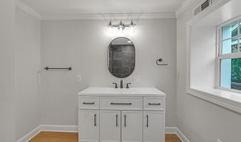 263 NE Oak Hill St, Abingdon, VA 24210