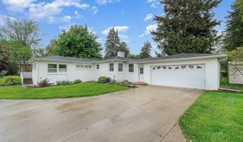 1027 W Superior St, Alma, MI 48801