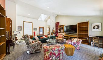 1002 Diamond Dr, Arcata, CA 95521