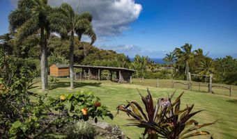 785 W Kuiaha Rd, Haiku, HI 96708