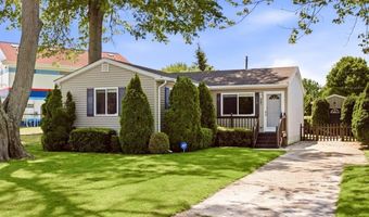 467 Dixie Blvd, Algonac, MI 48001