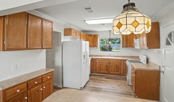 805 Bouslog St, Bay St. Louis, MS 39520
