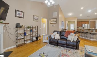 191 Gossamer Dr, Boiling Springs, SC 29316