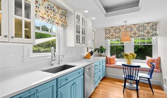 115 Washington St, Newport, RI 02840