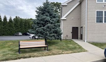 67 W Main St 421, Clinton, CT 06413