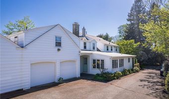 2 Cherry Ln, Bristol, RI 02809
