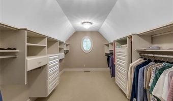 5007 Rockhaven Dr, Clarence, NY 14031