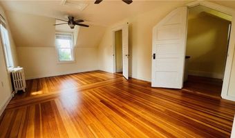 105 Bliss Rd, Newport, RI 02840