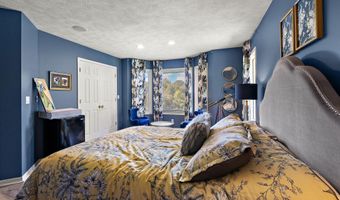 9820 Snow Pointe Dr SE, Alto, MI 49302