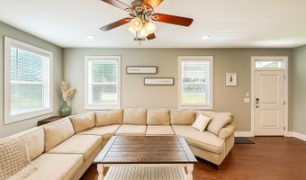 29 Downing Dr, Beaufort, SC 29907