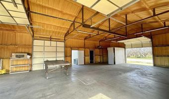 305 N SYCAMORE St, Archer City, TX 76351