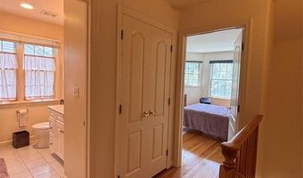 87 Trotters Ln, Allendale, NJ 07401