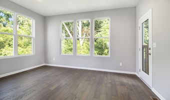 2865 Dillon Dr, Ann Arbor, MI 48105