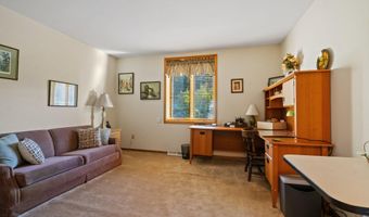 38 Woodside Dr, Albany, NY 12208