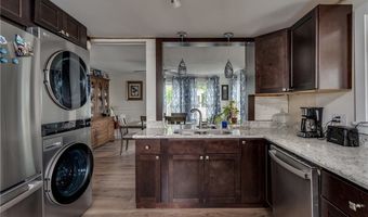 16 Bethune St, Alexandria Bay, NY 13607