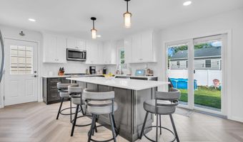 728 Neptune Ave, Beachwood, NJ 08722