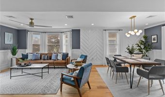 20 Summer St 2, Newport, RI 02840