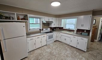 813 W 4th St, Bicknell, IN 47512