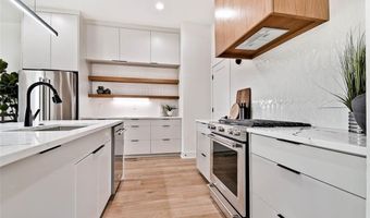 204 NW 9th St, Bentonville, AR 72712
