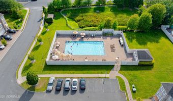 45 White Oak Ln, Aberdeen, NJ 07747