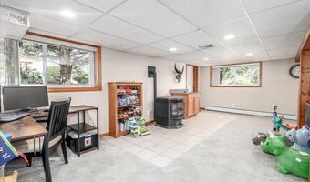 46 Jeanette Rd, Danbury, CT 06811