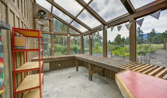 855 Reiten Dr, Ashland, OR 97520