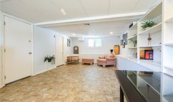 15 Blue Jay Dr, Cranston, RI 02920