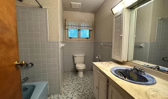 142 Pine Cir, Bennington, VT 05201