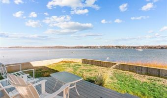 99 Smith St, Bristol, RI 02809