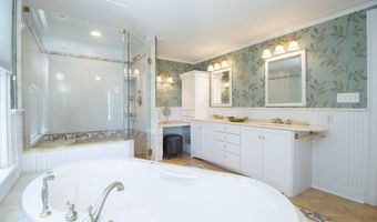 60 Island View Ave, Branford, CT 06405