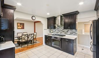 941 W Army Trail Blvd, Addison, IL 60101