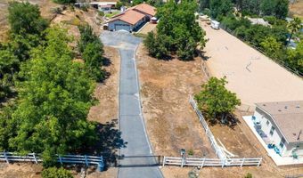 2605 Kauana Loa Dr, Escondido, CA 92029