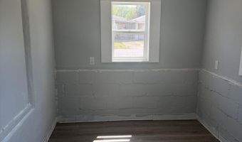 733 S Griffith Ave, Aurora, MO 65605