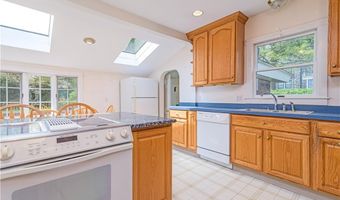 43 Standish Rd, Jamestown, RI 02835