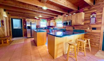 300 Round Up Ln, Bakersfield, MO 65609
