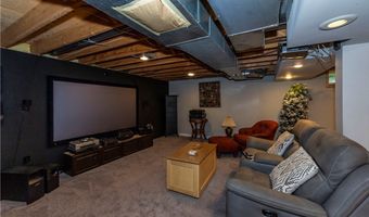 300 Lakeview Cir, Aurora, OH 44202