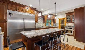71 Main St, Bayonne, NJ 07035