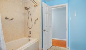 498 Juniper Ln, Cheshire, CT 06410