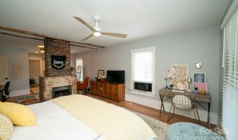 1712 Umstead St, Charlotte, NC 28205