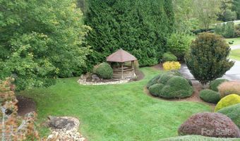 37 New Cross N, Asheville, NC 28805
