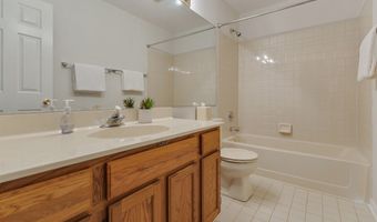 1370 Yellowstone Pkwy, Algonquin, IL 60102