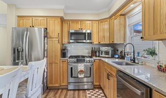 240 Timberline Rd, Toms River, NJ 08753