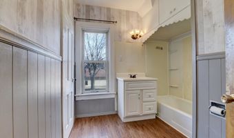 910 2nd Ave, Armstrong, IA 50514