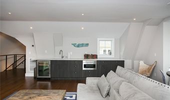 25 Dearborn St 2, Newport, RI 02840