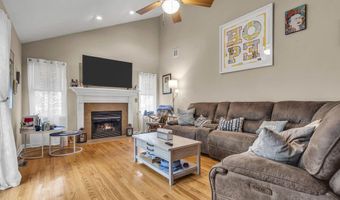 65 Pelican Dr, Bayville, NJ 08721