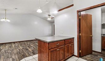 412 N 9th Ave, Brandon, SD 57005