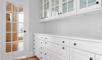 38 Miss Fry Dr, East Greenwich, RI 02818