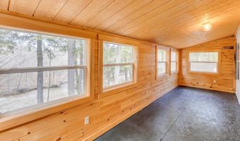 14 Lloyd St, Campton, NH 03223